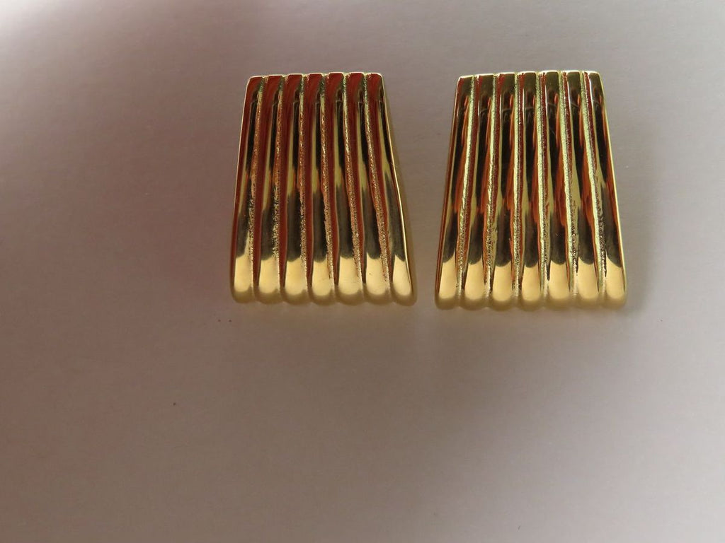 Gold Anti-tarnish Ribbed Chunky Stud Earrings – Vintage-Inspired Vertical Fluted Post Earrings – Bold Geometric Statement Jewelry