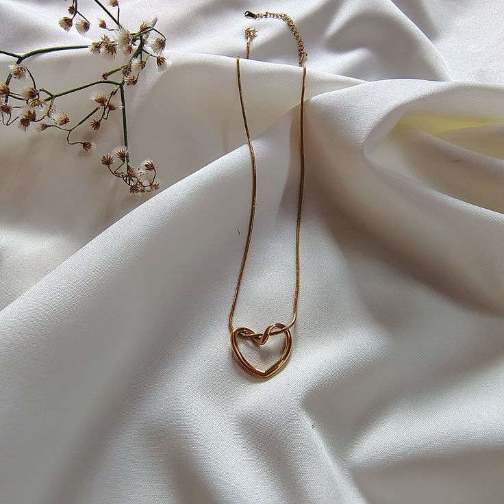 Anti-Tarnish Open Heart Necklace for Women | Anyaura